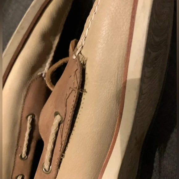 Tommy Bahama Mens Boat Shoes, Brody,11 M, Good Condition, Some Loose Stitching - Picture 13 of 14